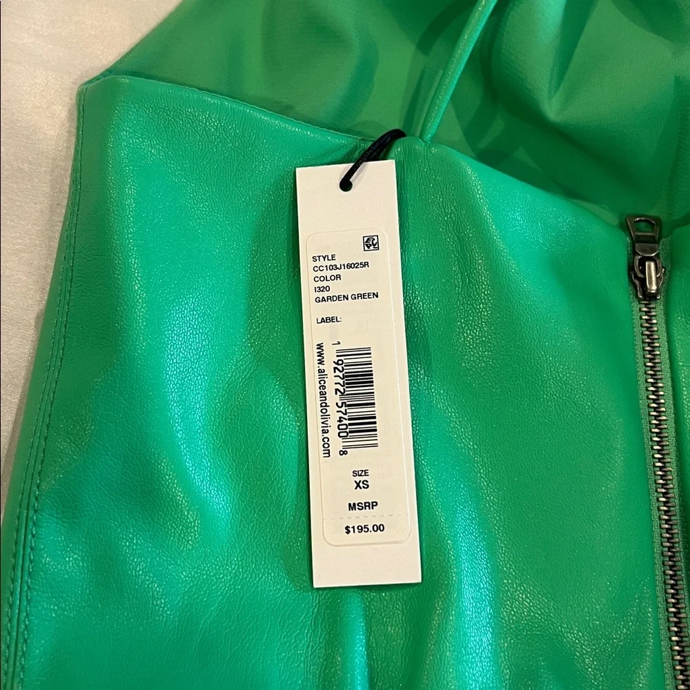 NWT Alice + Olivia Vibrant Green Vegan Leather Crop Top Size XS - Picture 3 of 7